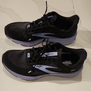 Brooks GUC Womens Launch 9 size 11